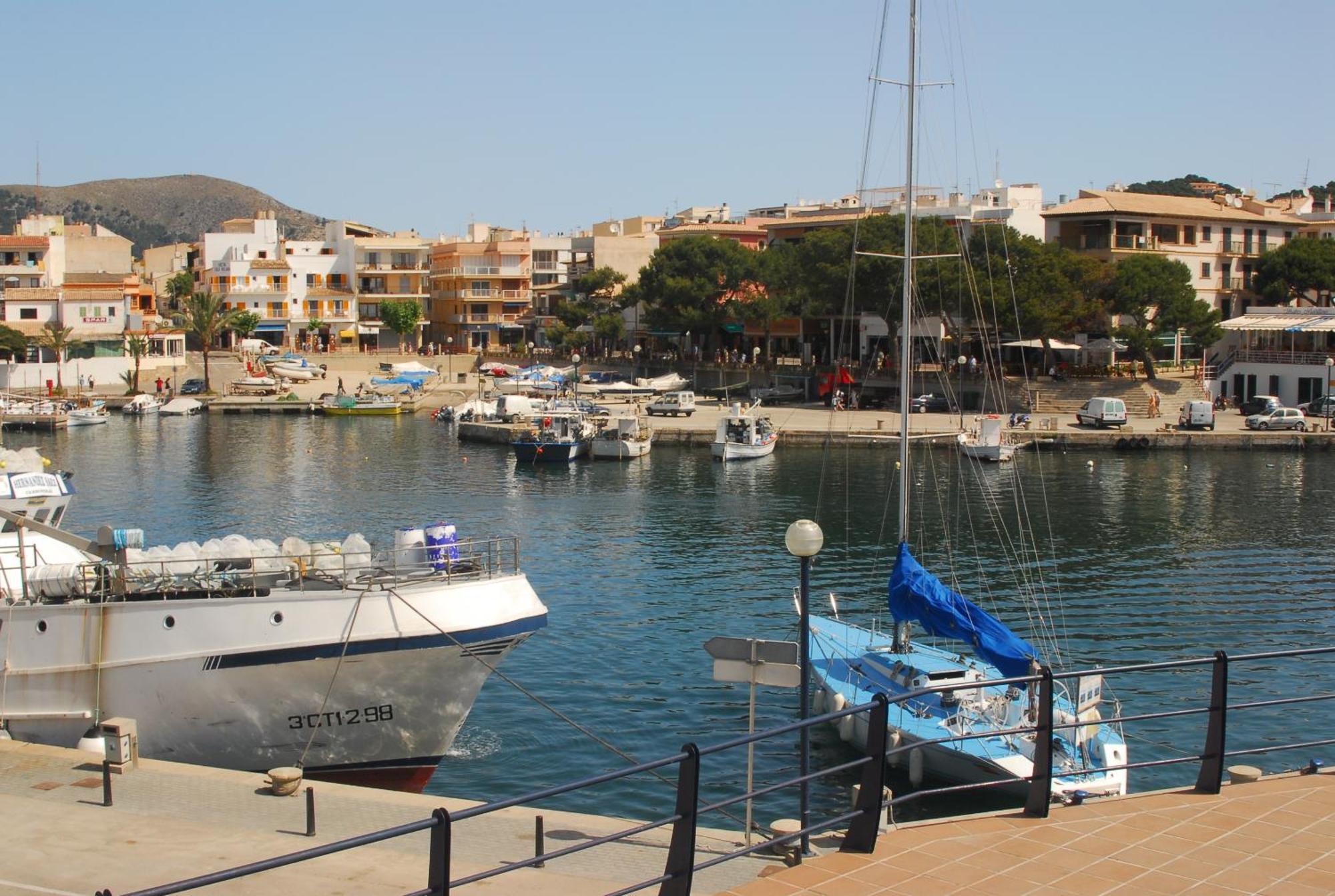 Hostal Cala Ratjada Экстерьер фото