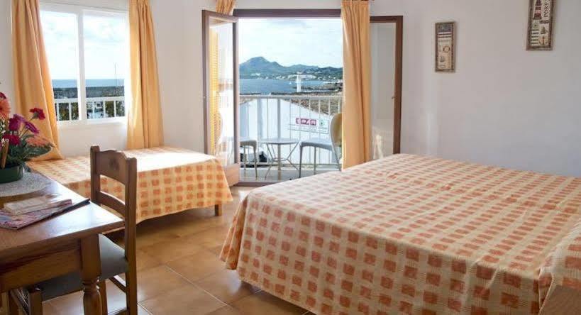 Hostal Cala Ratjada Экстерьер фото