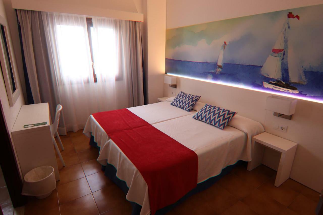 Hostal Cala Ratjada Экстерьер фото