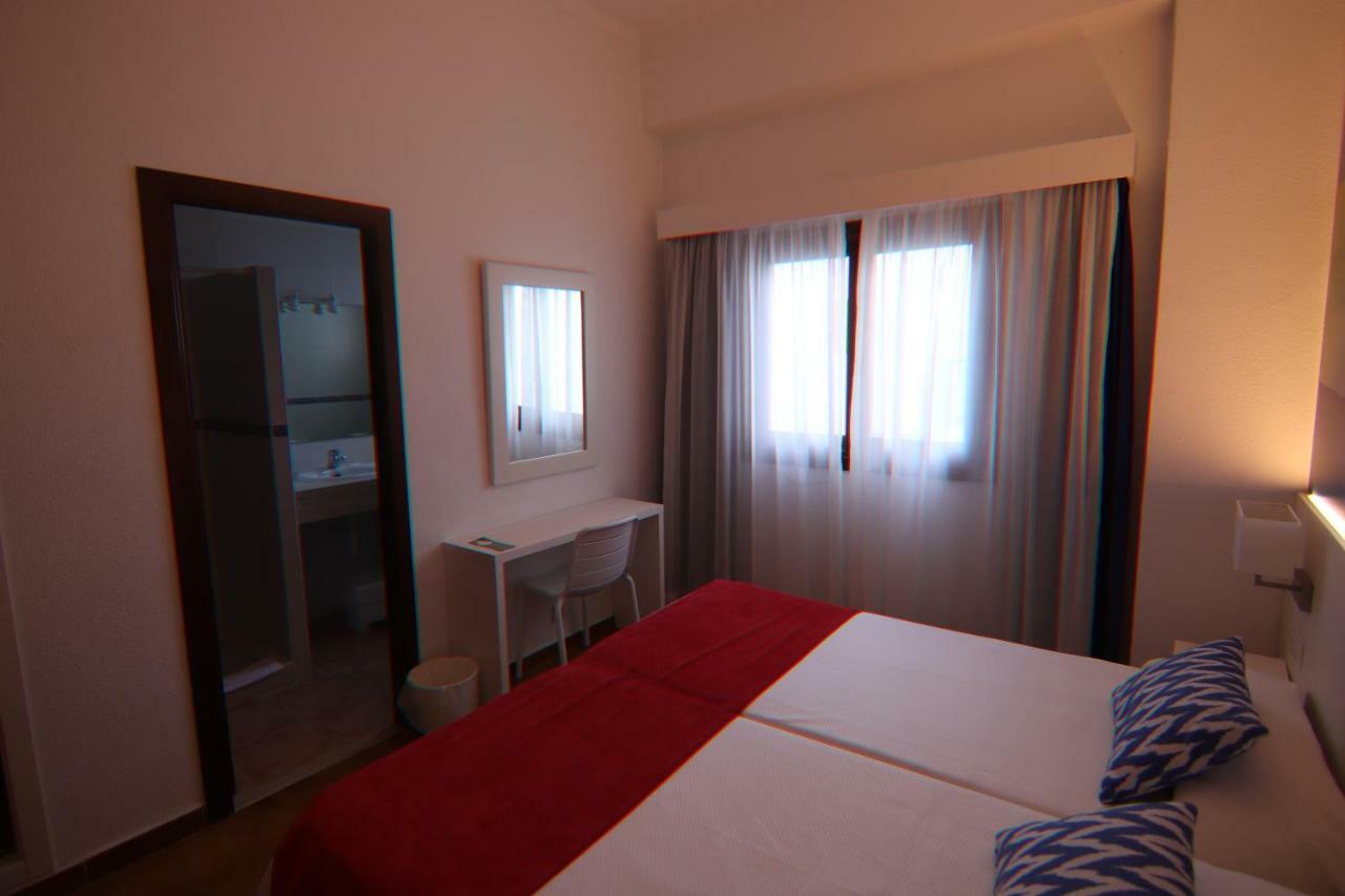 Hostal Cala Ratjada Экстерьер фото